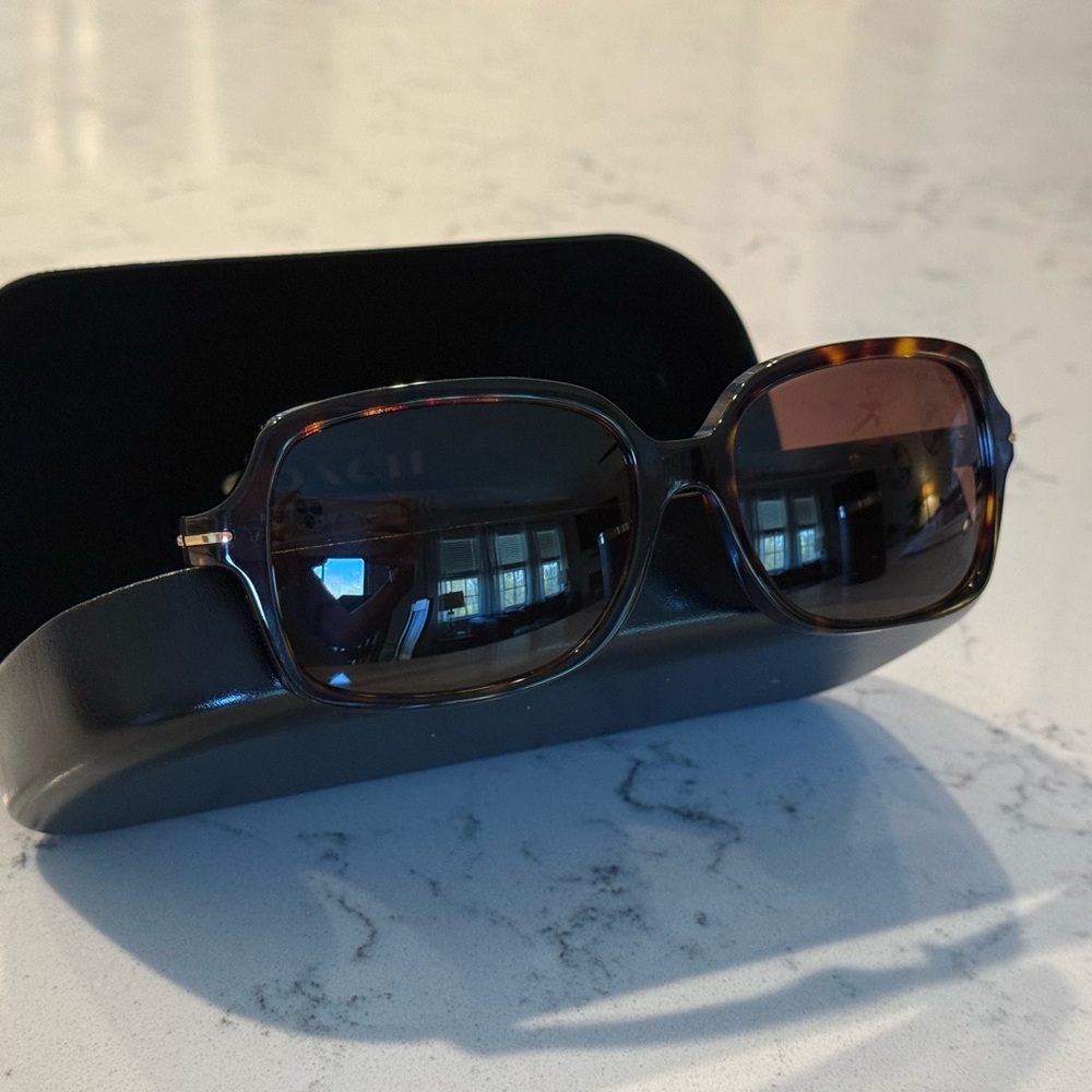 Coach HC 8116 Blair Tortoise Sunglasses Brown Gradient Lens w/ Case NWOT - Picture 9 of 11